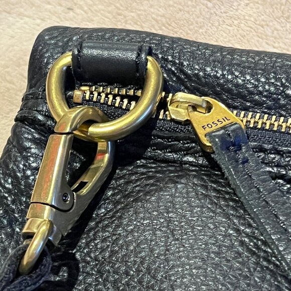 Large Fossil Erin crossbody fold over purse Black pebble leather dust bag includ - Picture 9 of 16